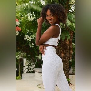 NEW! Kenny Flowers Floral Jacquard 7/8 High Waist Leggings White SZ S